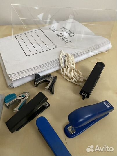 Органайзер для рабочего стола, степлер, дырокол