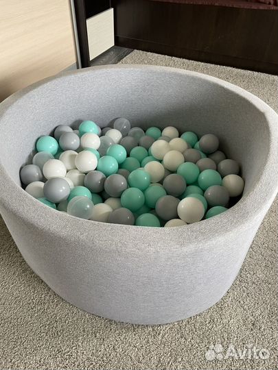 Бассейн с шариками