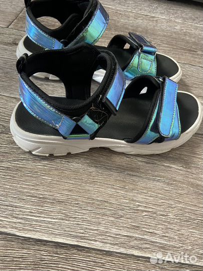 Сандалии для девочки