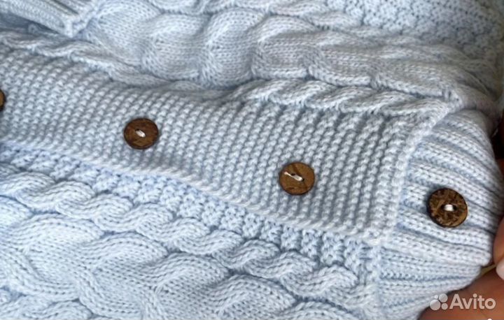 Вязаный костюм для новорожденного