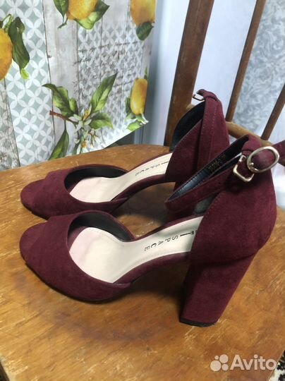 Босоножки женские