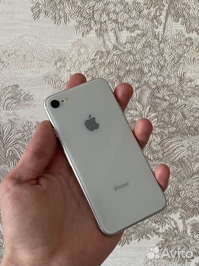 iPhone 8, 64 ГБ