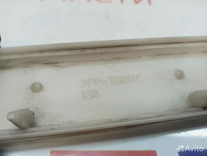 Крышка салонного фильтра Toyota Highlander 2 88899