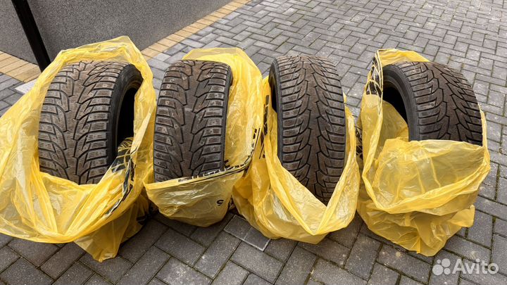 Hankook Winter I'Pike 245/45 R17 99T