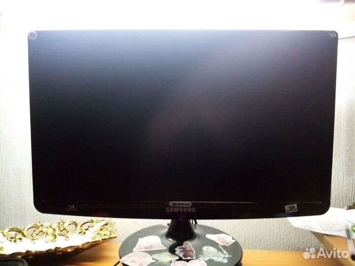 Монитор Samsung SyncMaster SA100