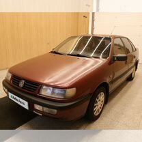 Volkswagen Passat 1.8 MT, 1994, 340 000 км, с пробегом, цена 199 000 руб.