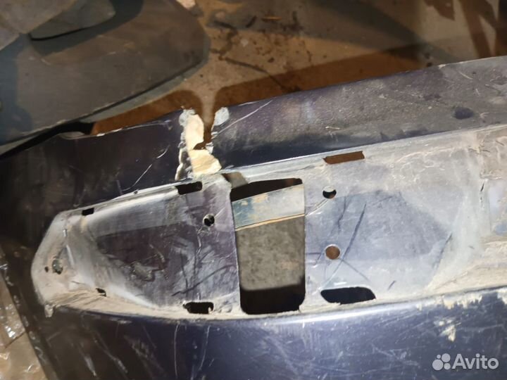 Бампер передний Mitsubishi Space Wagon 1998-2004