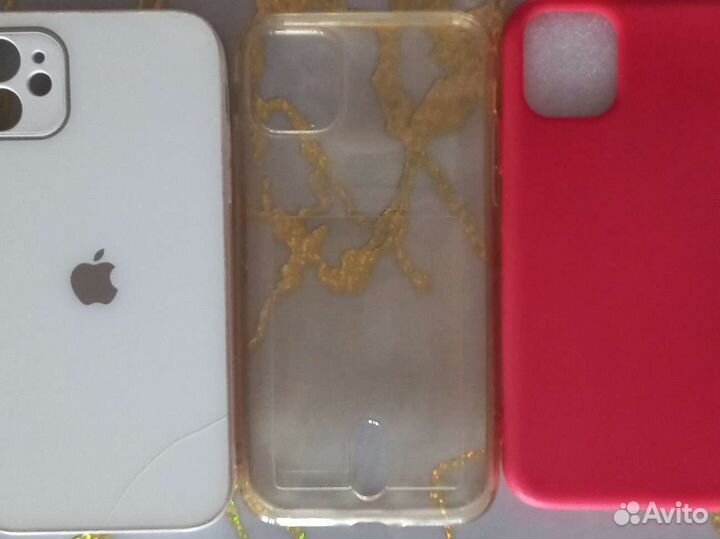 Чехлы на iPhone 11 б/у