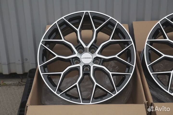 Диски Vossen HF2 R18 5x112 Черные с полировкой