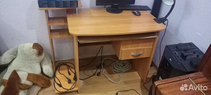Компьютерный стол