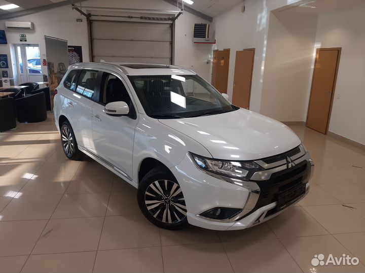 Mitsubishi Outlander, 2022