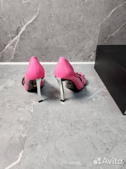 Туфли Versace лаковая кожа розовые