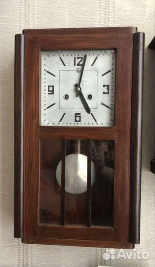 Старинные настенные часы 