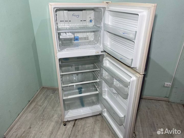 Холодилник Sharp