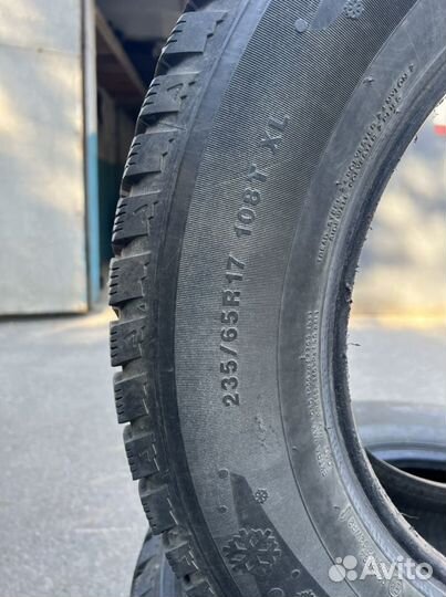 Kumho I'Zen KW22 235/65 R17