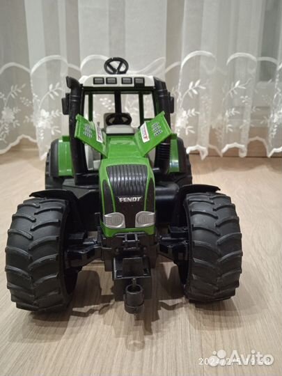 Трактор bruder с прицепом с манипулятором