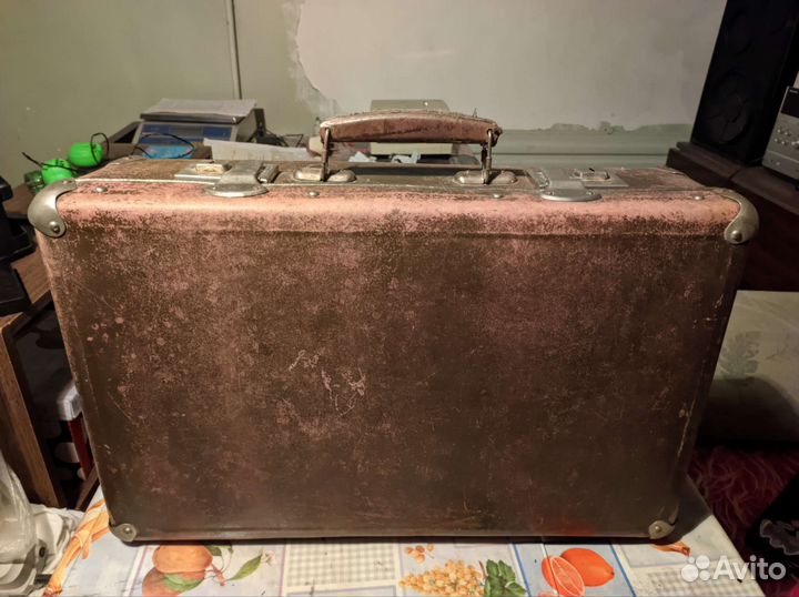 Чемодан фибровый