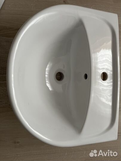 Раковина (умывальник) с пьедесталом