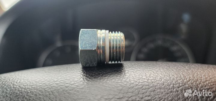 Штуцер насоса гур