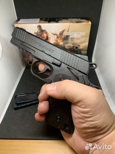 Зажигалка в виде пистолета Colt 818 модель