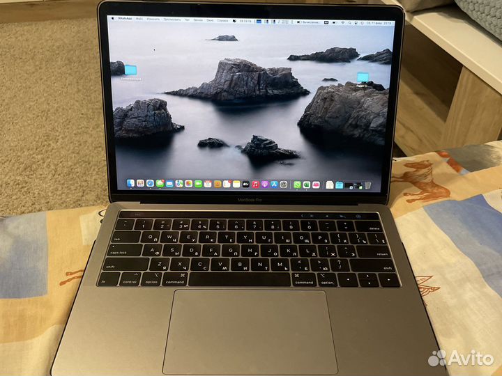 Apple MacBook Pro 13 2019 touch bar
