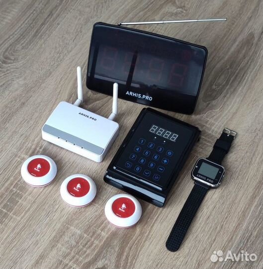 Кнопка вызова официанта с часами, табло, усилитель