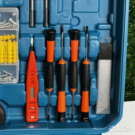 Шуруповерт Makita 21v с набором инструментов