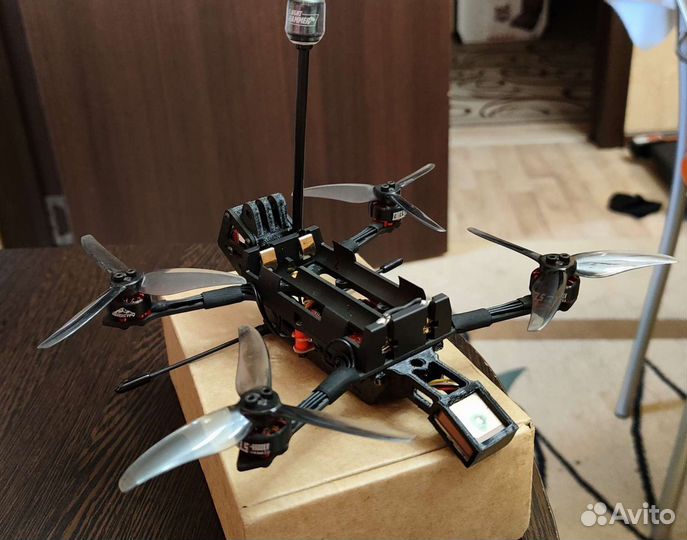 Квадрокоптер Rekon35 fpv 2s18650