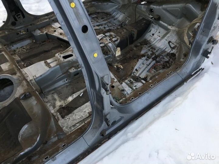 Стойка центральная правая Opel Astra H L48