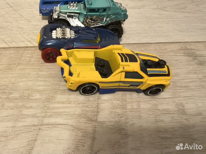 Hot wheels машинки