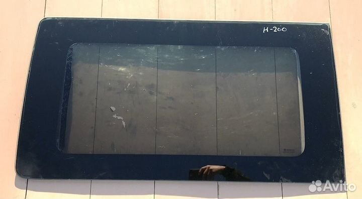 Хендай H-200 Стекло кузова левое