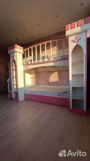 Двухъярусная кровать Замок в детскую
