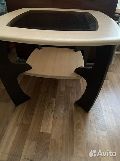 Журнальный столик