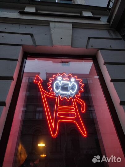 Неоновая вывеска