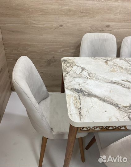 Раскладной стол и стулья 6 шт