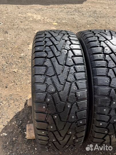 Pirelli Ice Zero 215/55 R17