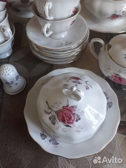 Сервиз столовый и чайный
