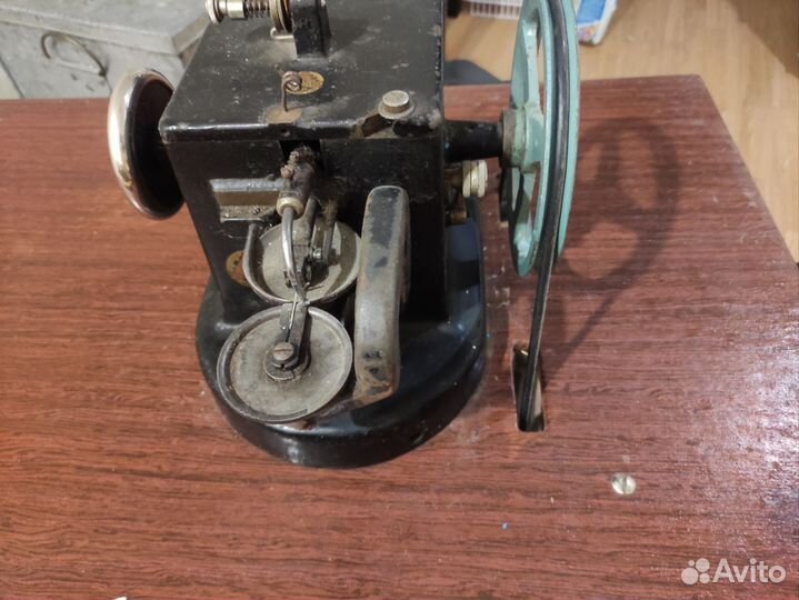 Скорняжная машинка для пошива меха Singer