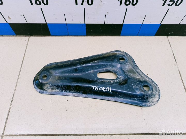 Кронштейн задней балки RAV 4 2013