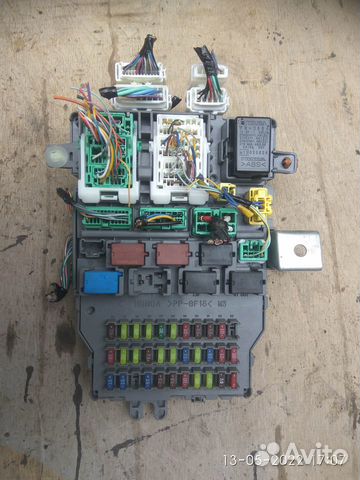 Салонный блок предохранителей Хонда Легенд 2007г