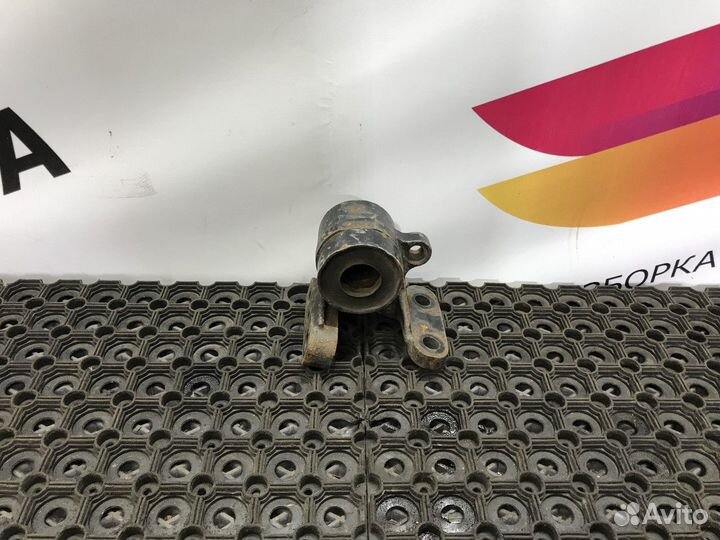 Кронштейн торсиона кабины правый Daf CF