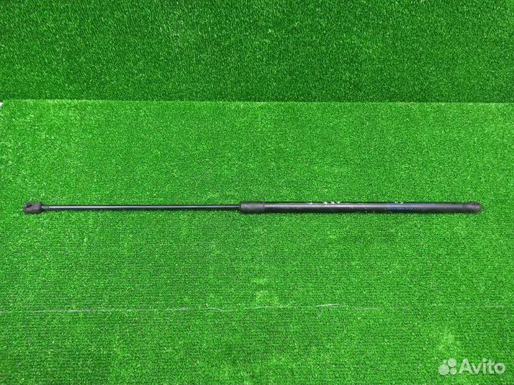 Амортизатор капота Volkswagen Jetta BLF 2006