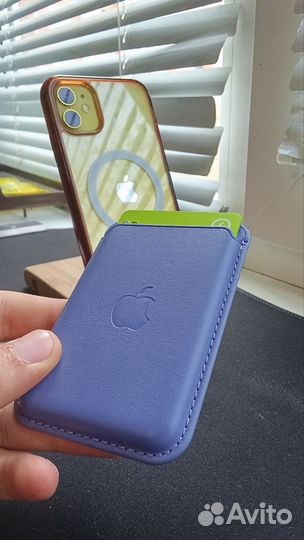 Кошелек на iPhone MagSafe Wallet