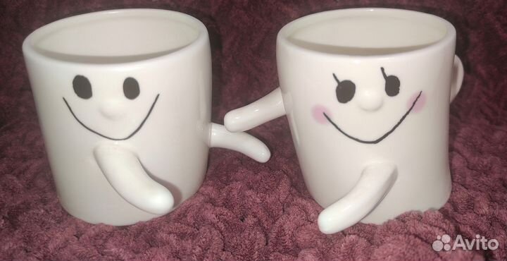 Обнимающиеся кружки «hug me hug». Пара кружек