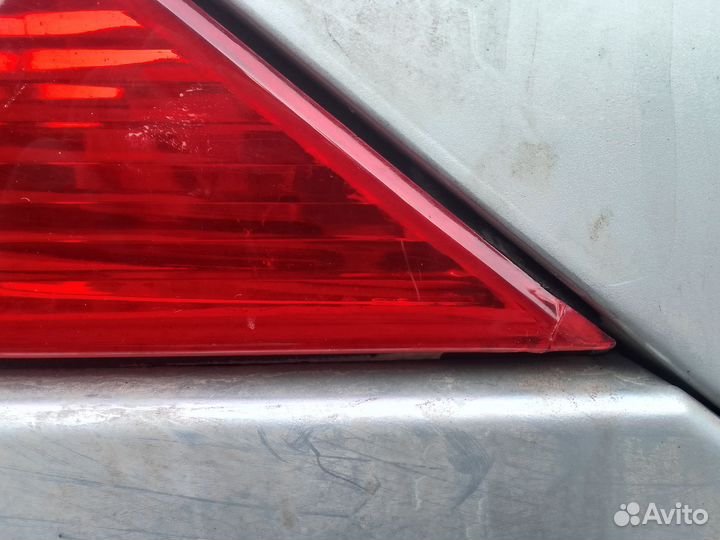 Задний правый фонарь w220