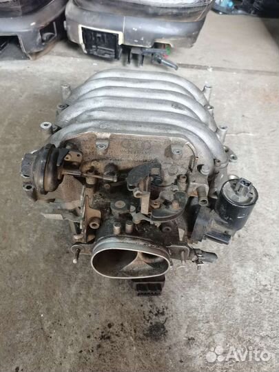 Впускной коллектор Audi 100 c4 2.8 AAH
