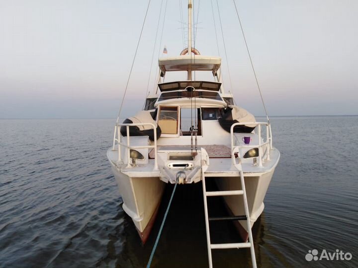 Яхта морские прогулки