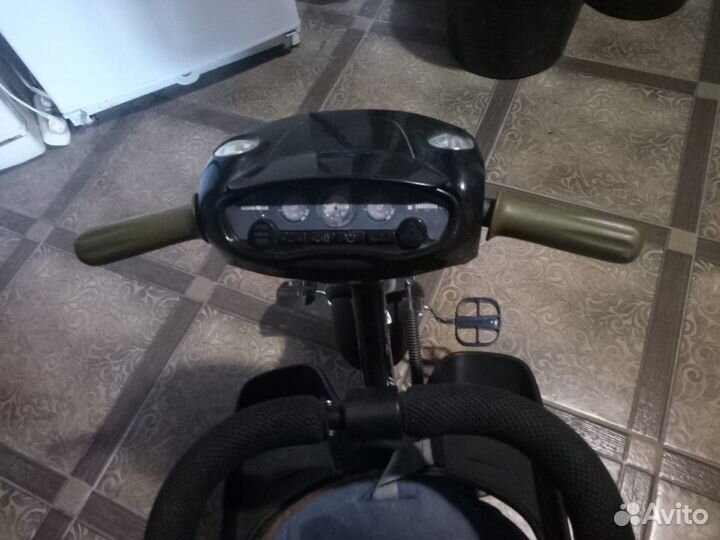 Детский трехколесный велосипед коляска