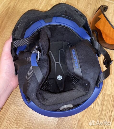 Горнолыжный шлем