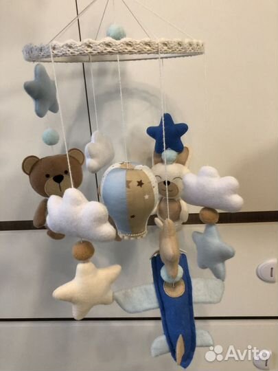 Детский мобиль в кроватку